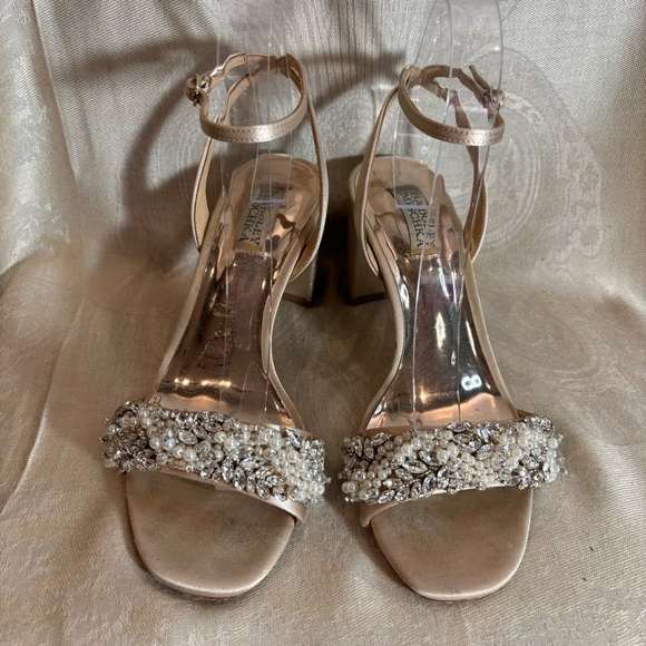 BADGLEY MISCHKA Sz 8 Clara Embellished Pearls Block Heel Ankle Straps Sandals - Picture 3 of 16